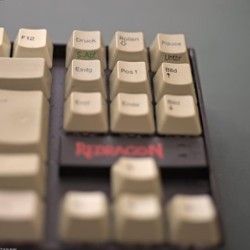 Clavier Studio Rouge